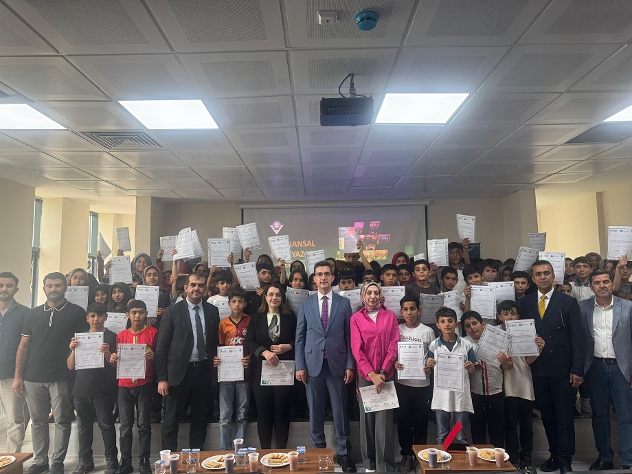 KOCAKÖY'DE ÖĞRENCİLERE FİNANSAL OKURYAZARLIK EĞİTİMİ VERİLDİ